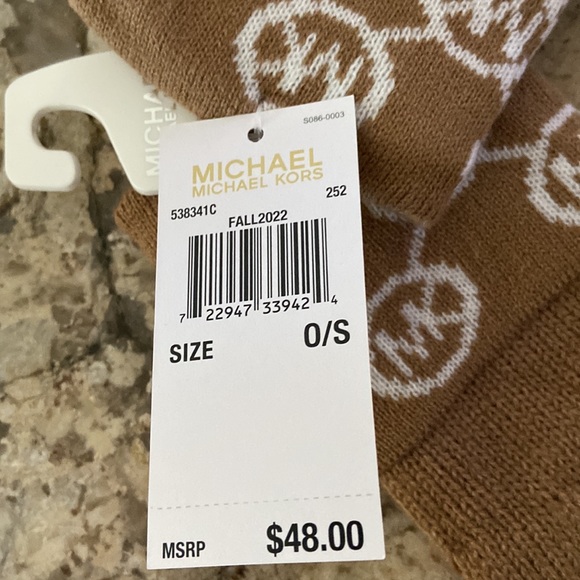 NWT MICHAEL KORS WOMEN’S KNITTED GLOVES - Picture 2 of 4